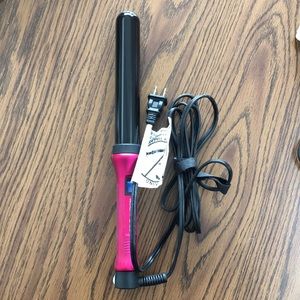 1 1/4” tourmaline ceramic curling wand.